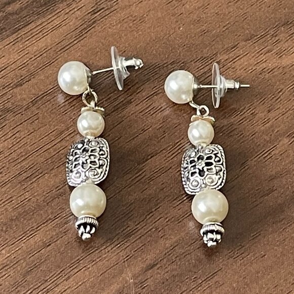 Glass Pearls Antiqued Silver Beads Pierced Drop Earrings - Picture 2 of 3